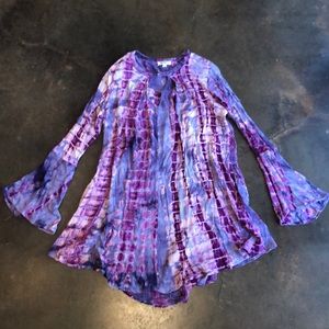 Flowy, long, flared shirt